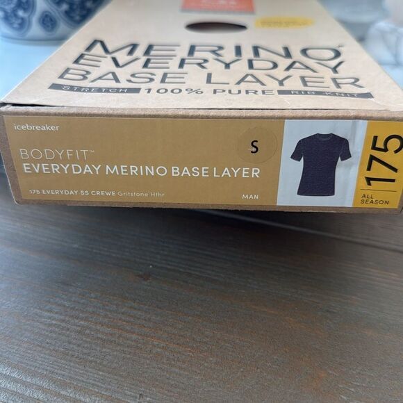 NWT Icebreaker BODYFIT EVERYDAY MERINO BASE LAYER size Small - Picture 4 of 6